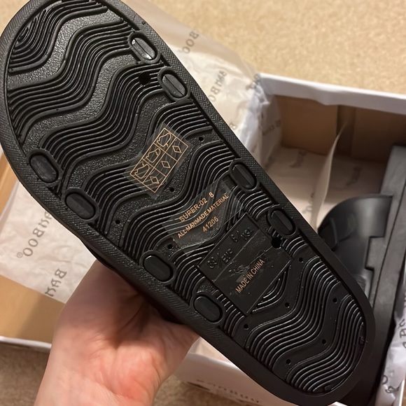 NEVER WORN Black slide ons - Picture 3 of 5